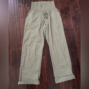 Brand new (without tags) Ripe Maternity pants. Adjustable length.